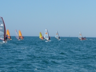  Group windsurfing outing 